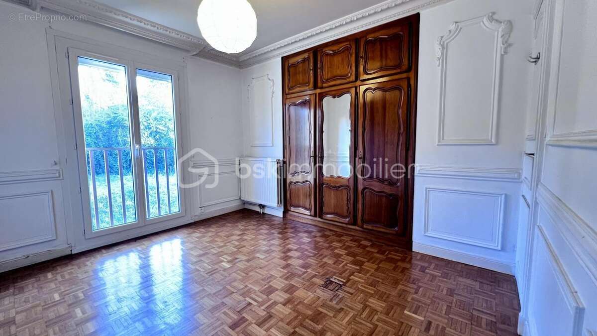 Maison à SAINT-JEAN-DE-LA-RUELLE