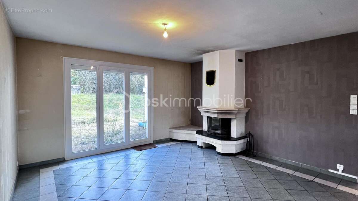 Maison à SAINT-JEAN-DE-LA-RUELLE