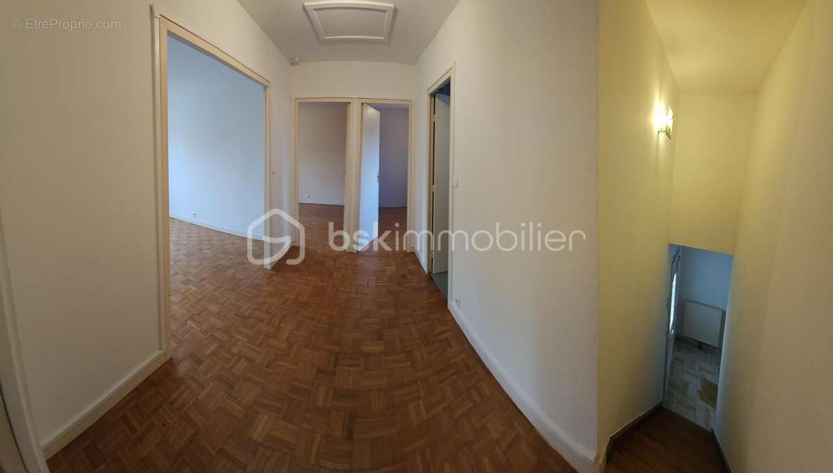 Maison à SAINT-JEAN-DE-LA-RUELLE