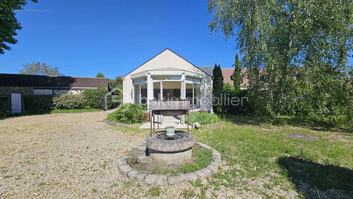 Maison à SAINT-JEAN-DE-BRAYE