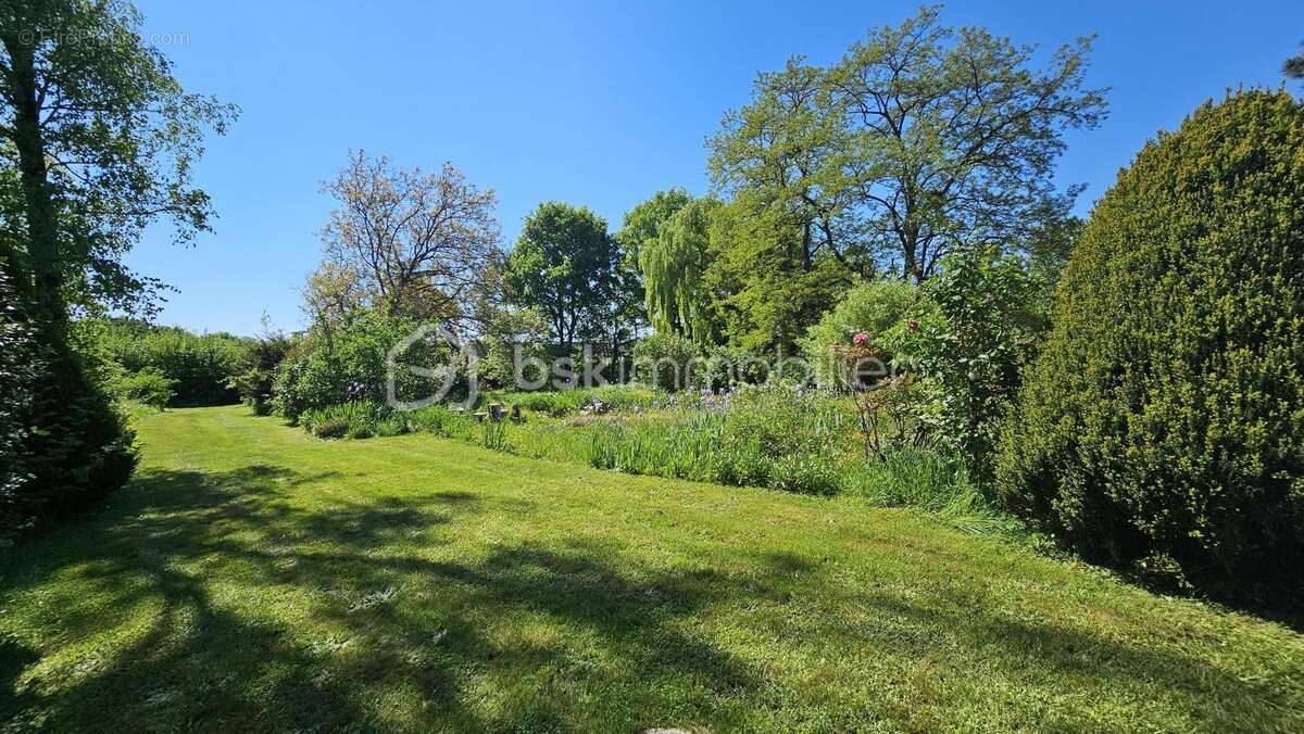Maison à SAINT-JEAN-DE-BRAYE
