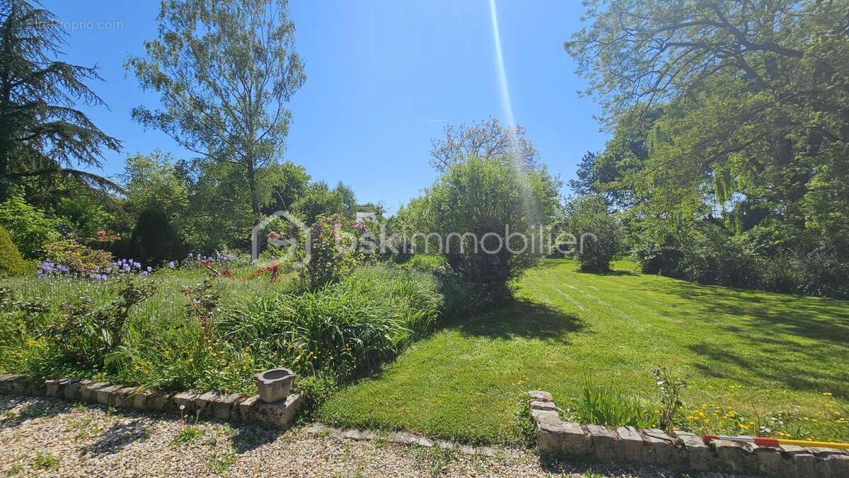 Maison à SAINT-JEAN-DE-BRAYE