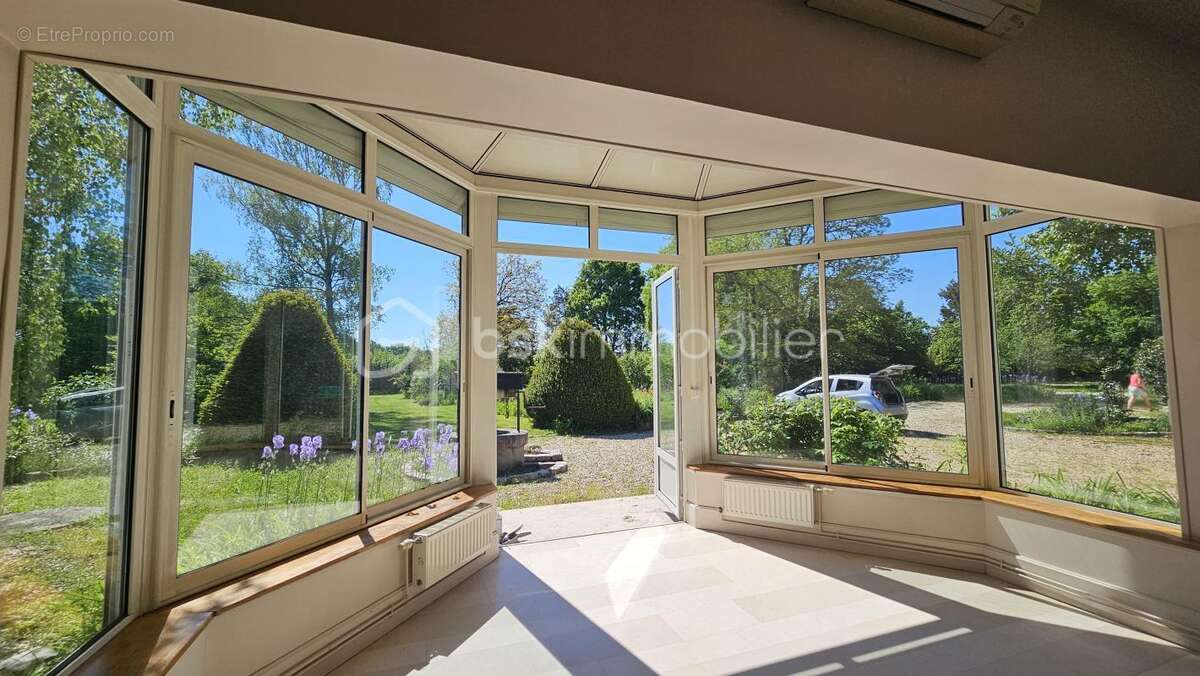 Maison à SAINT-JEAN-DE-BRAYE