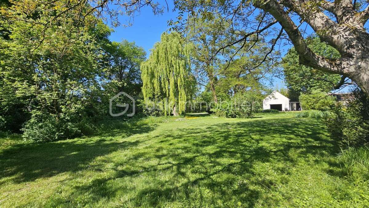 Maison à SAINT-JEAN-DE-BRAYE