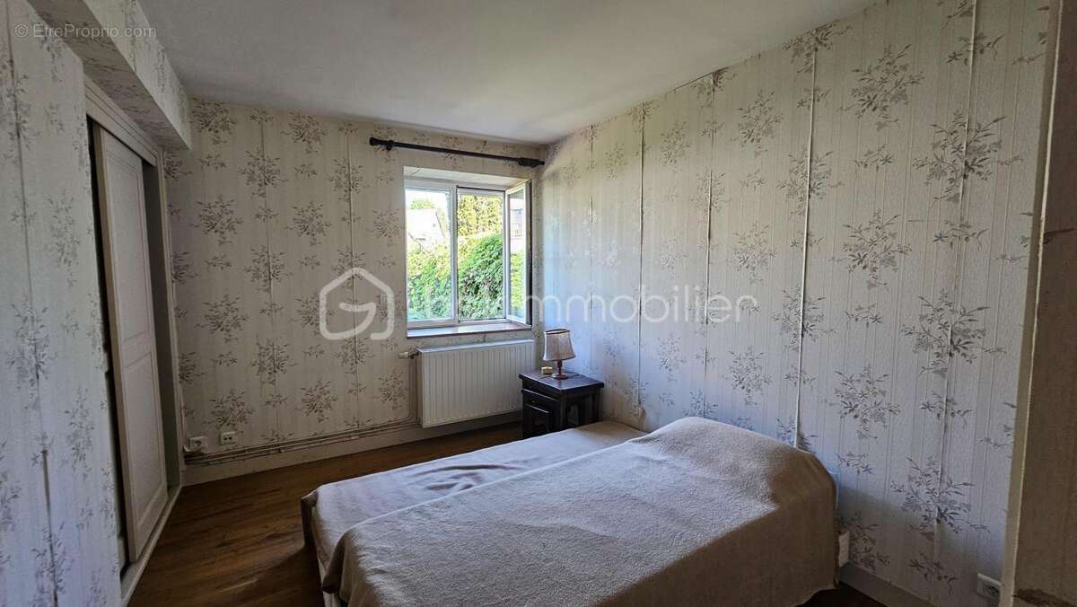 Maison à SAINT-JEAN-DE-BRAYE