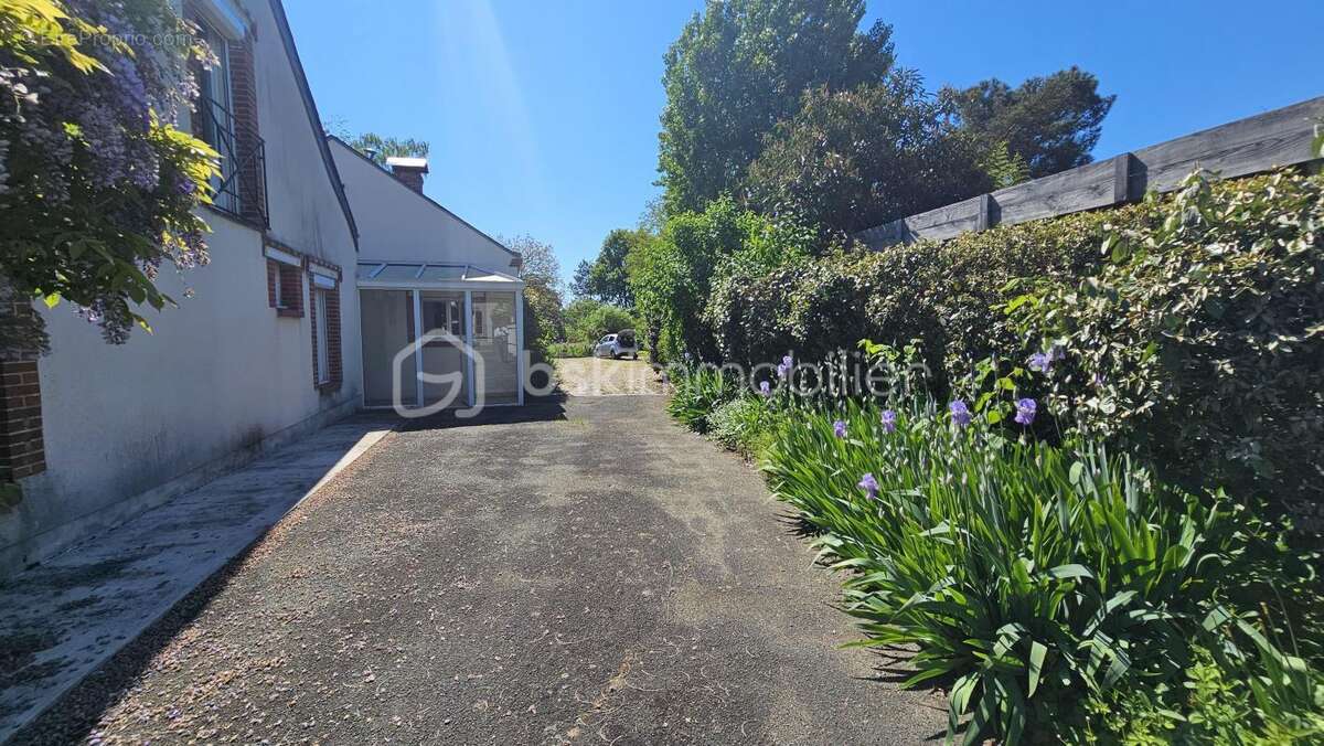 Maison à SAINT-JEAN-DE-BRAYE