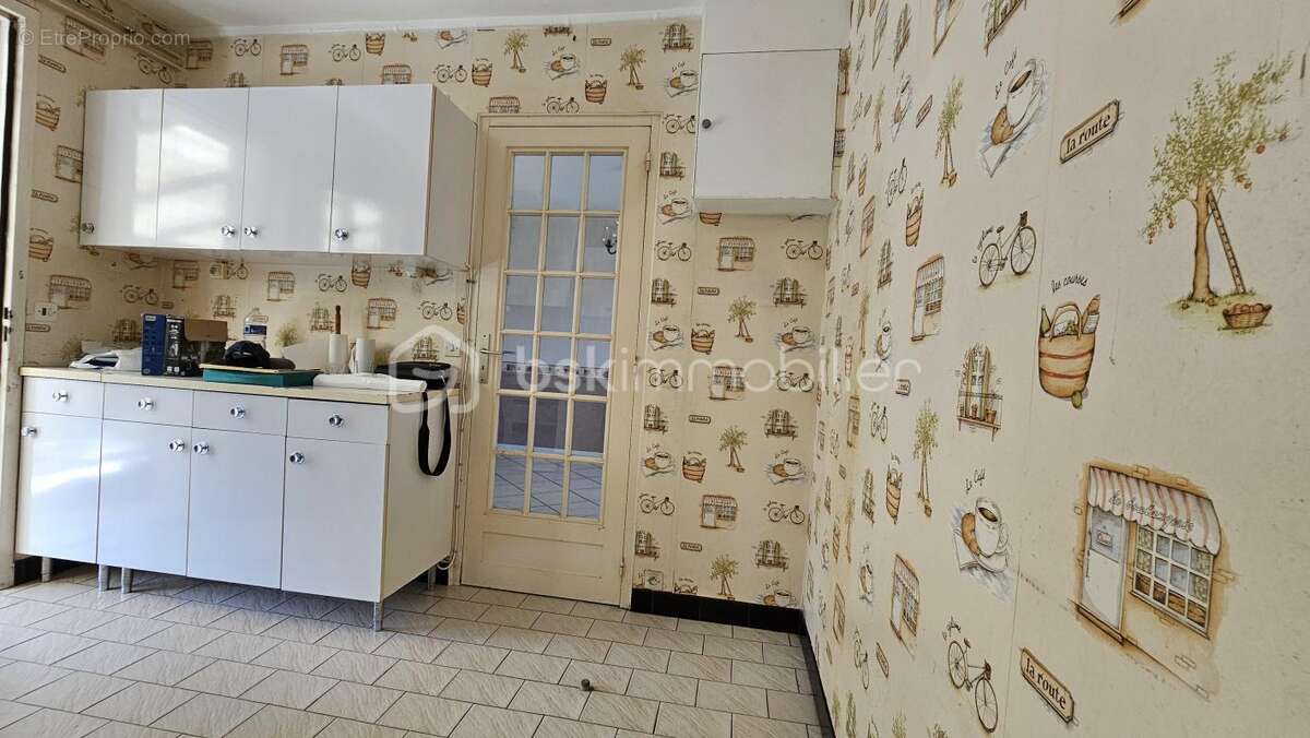 Maison à SAINT-JEAN-DE-LA-RUELLE