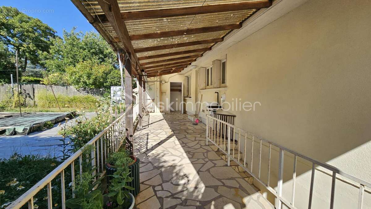 Maison à SAINT-JEAN-DE-LA-RUELLE