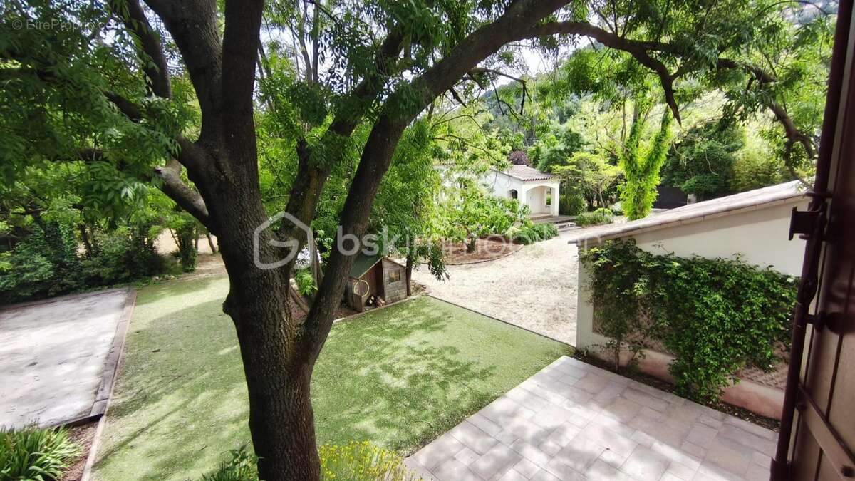 Maison à SOLLIES-PONT