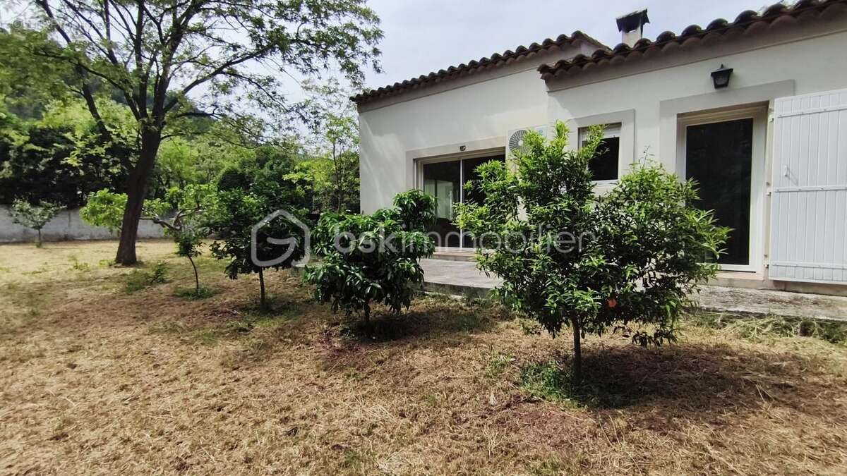 Maison à SOLLIES-PONT