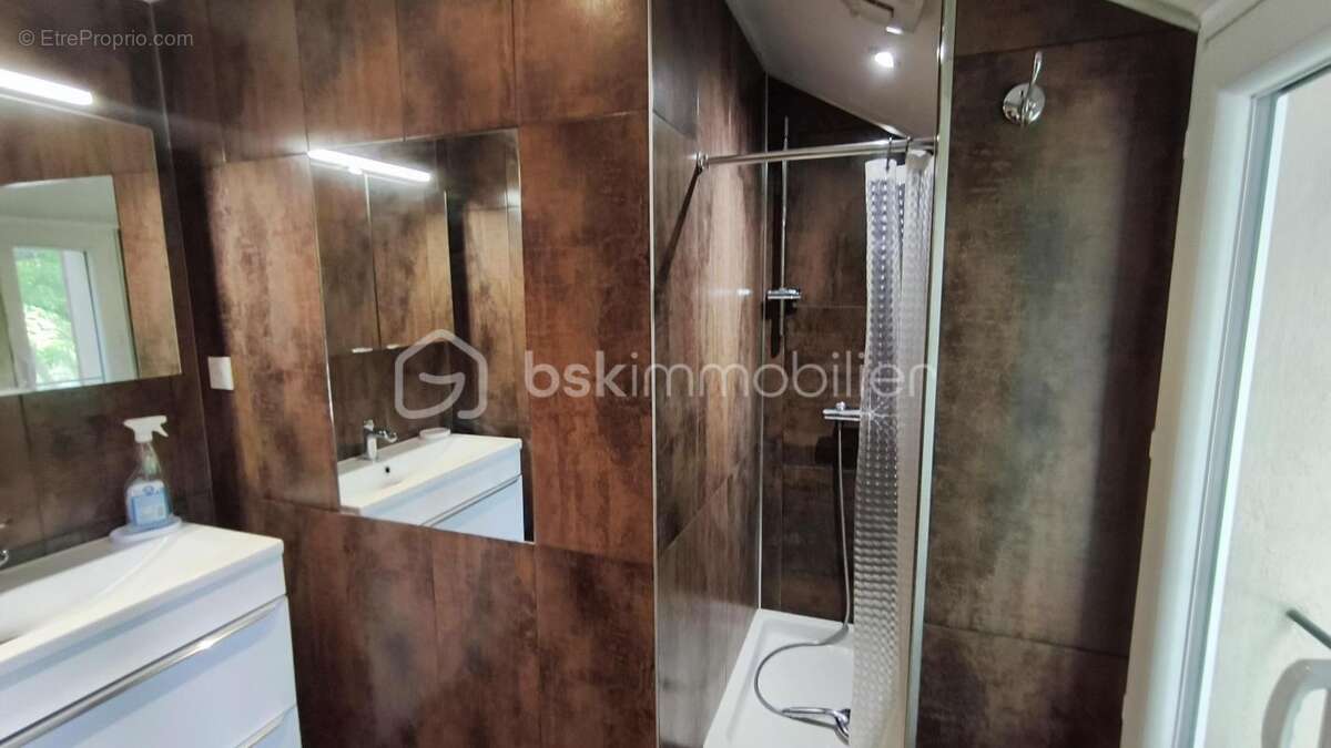 Maison à SOLLIES-PONT