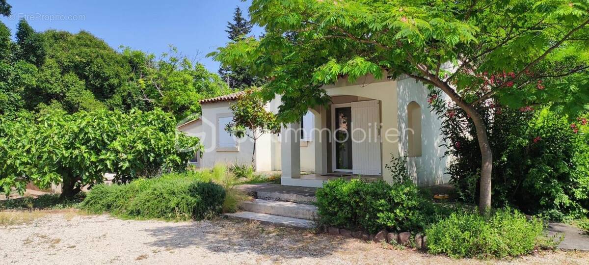 Maison à SOLLIES-PONT