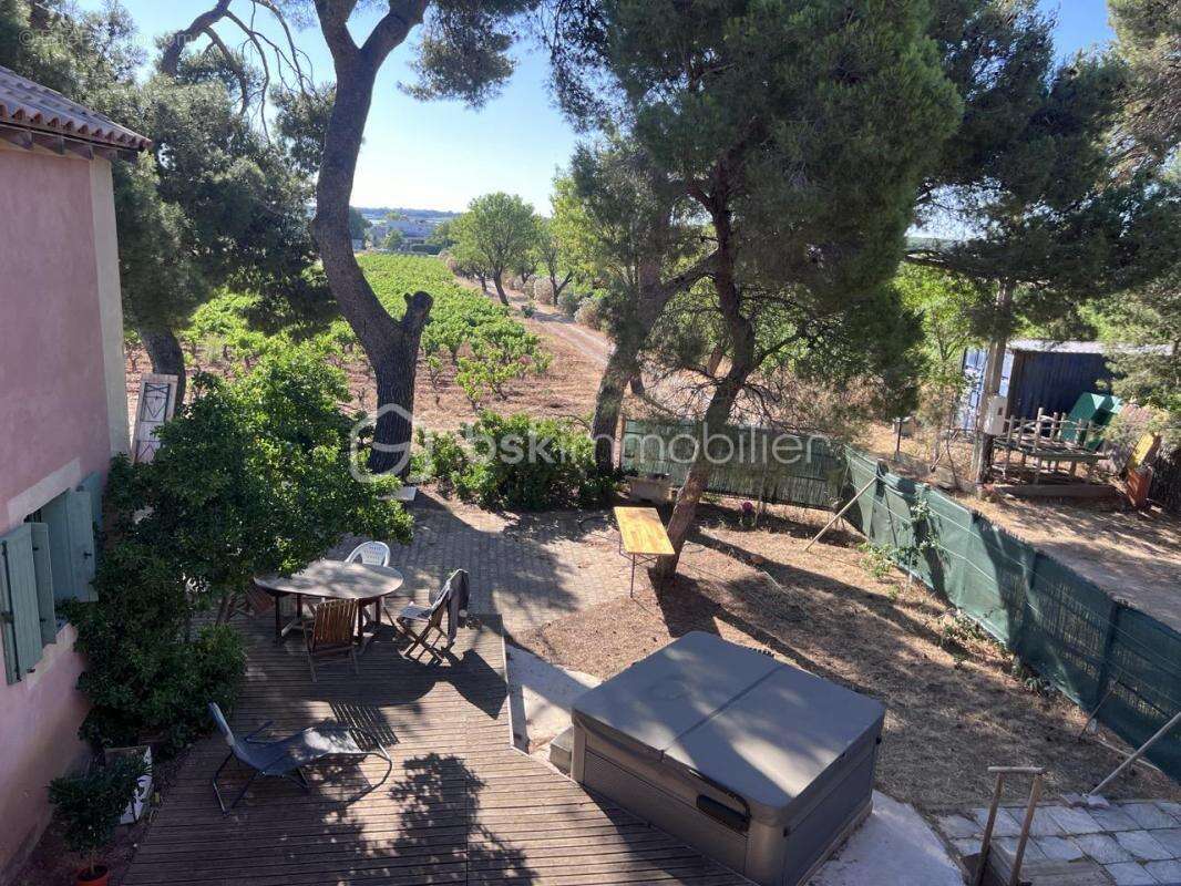 Maison à VIC-LA-GARDIOLE