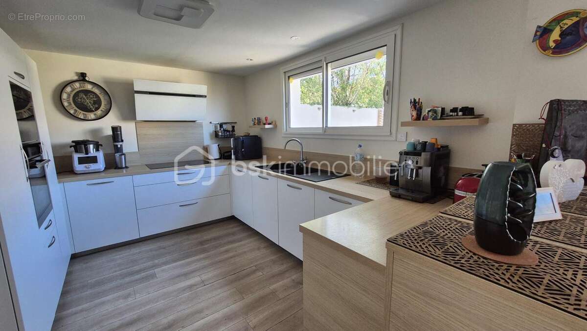 Maison à VILLENEUVE-DE-LA-RAHO