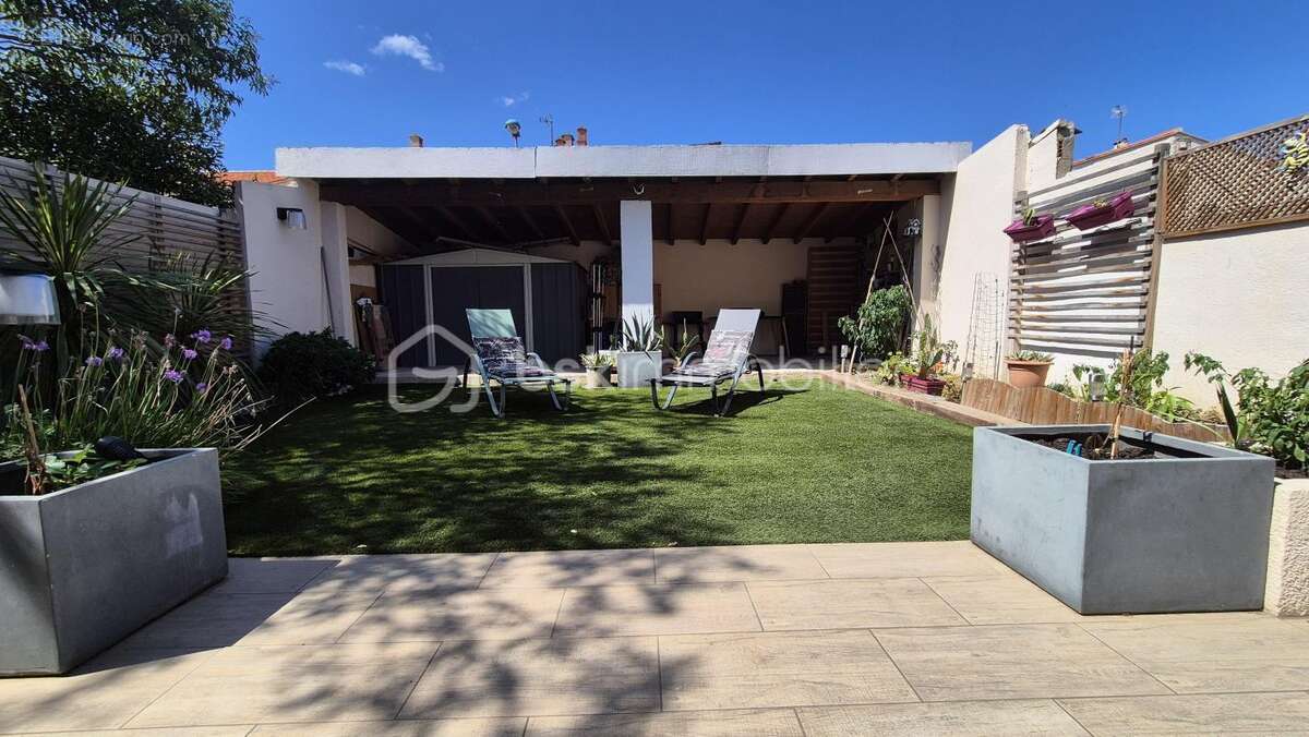 Maison à VILLENEUVE-DE-LA-RAHO