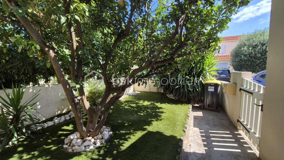 Maison à VILLENEUVE-DE-LA-RAHO