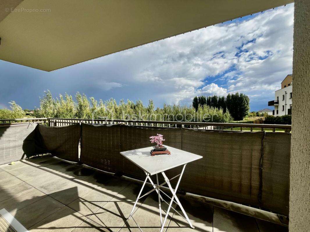 Appartement à VERT-SAINT-DENIS