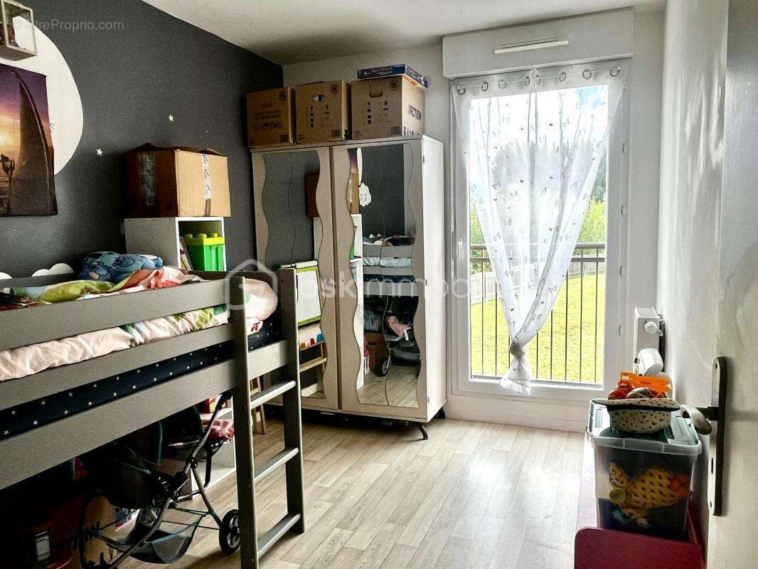 Appartement à VERT-SAINT-DENIS