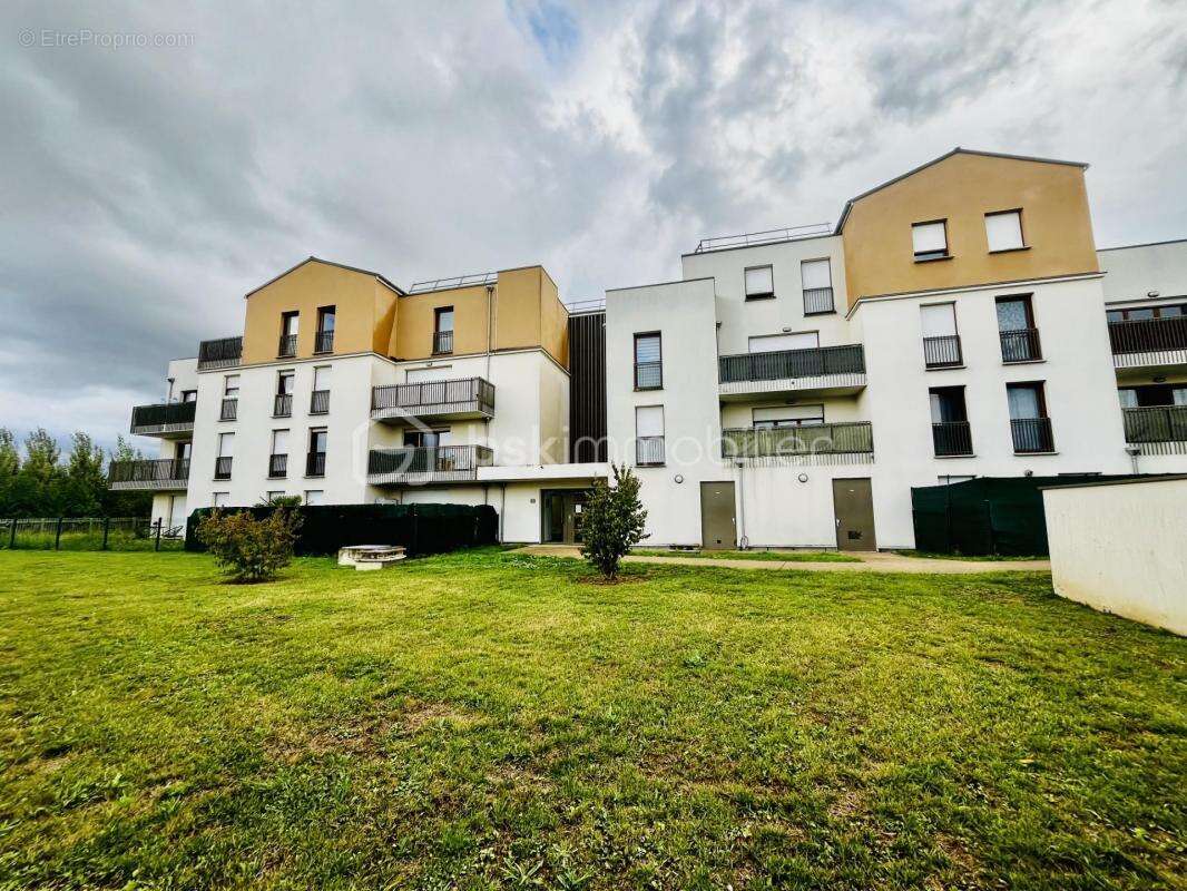 Appartement à VERT-SAINT-DENIS