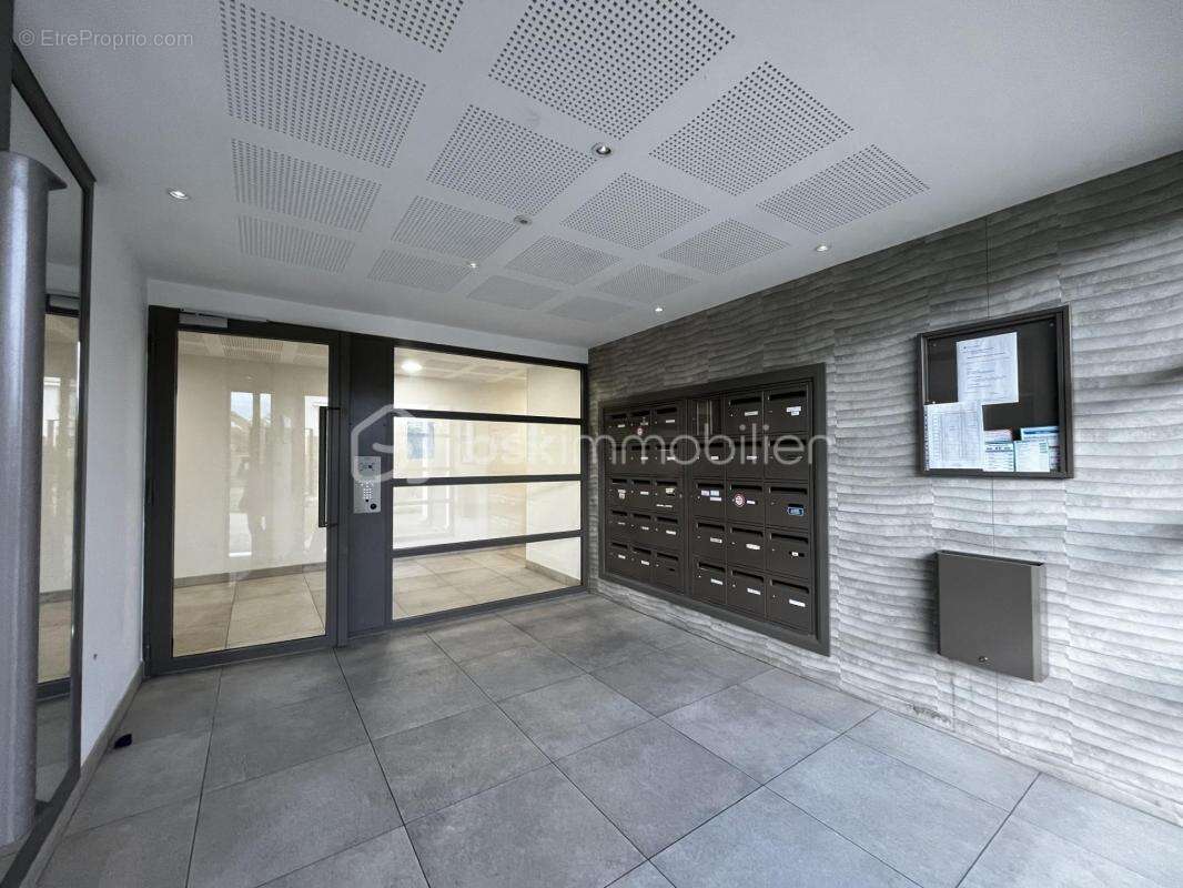 Appartement à VERT-SAINT-DENIS