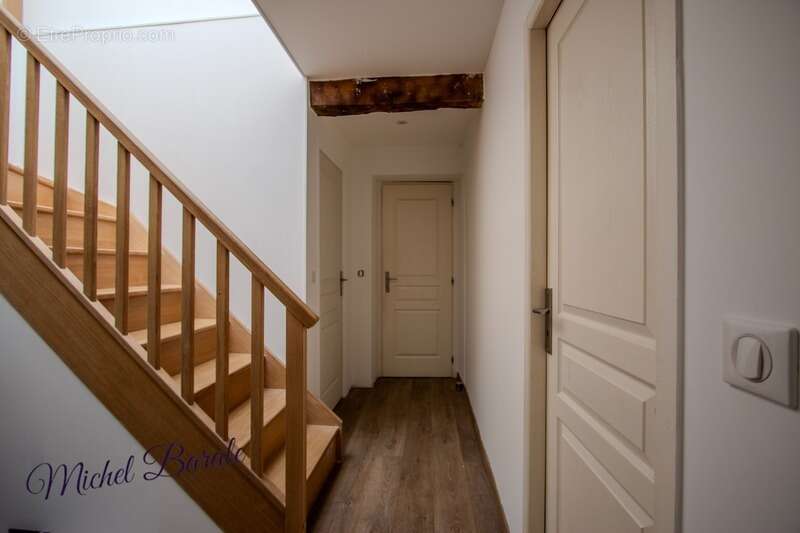 Maison à MONTROMANT