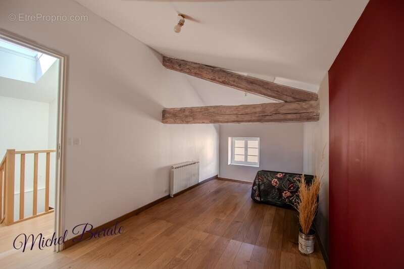 Maison à MONTROMANT