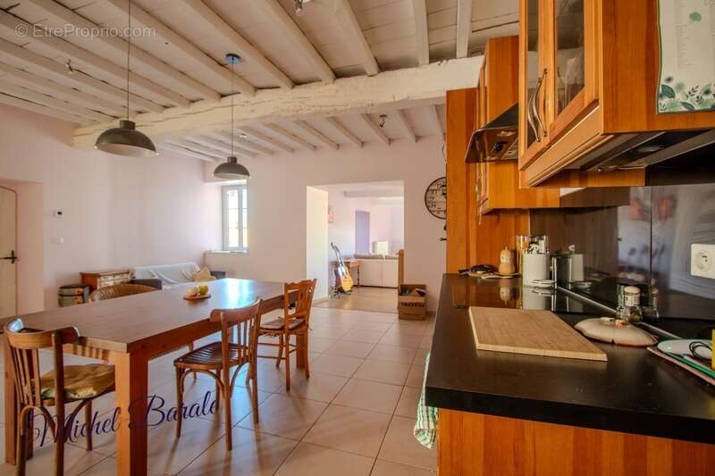 Maison à MONTROMANT