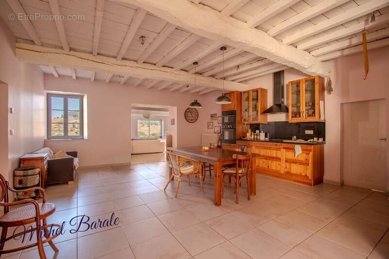 Maison à MONTROMANT