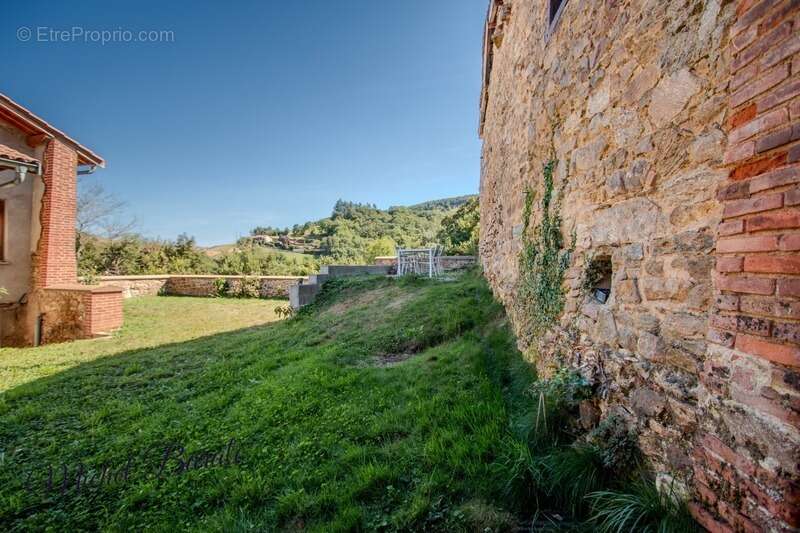 Maison à MONTROMANT