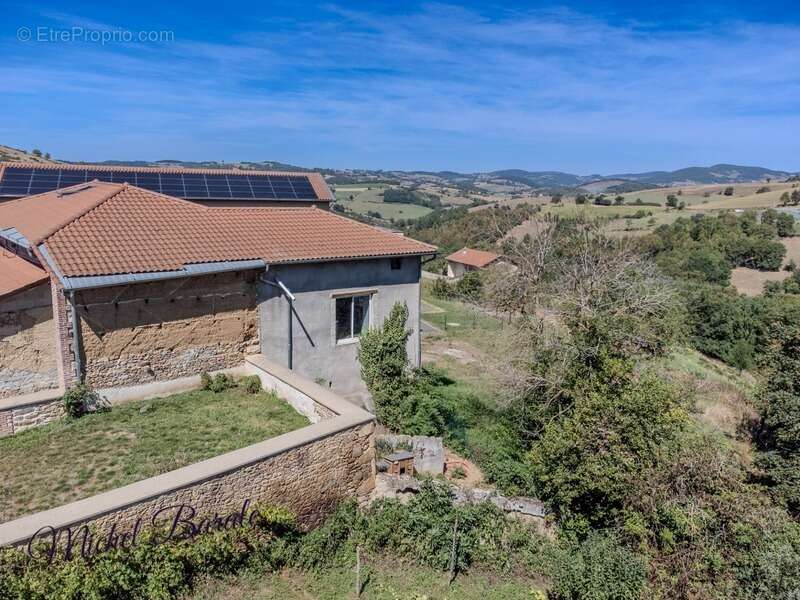 Maison à MONTROMANT