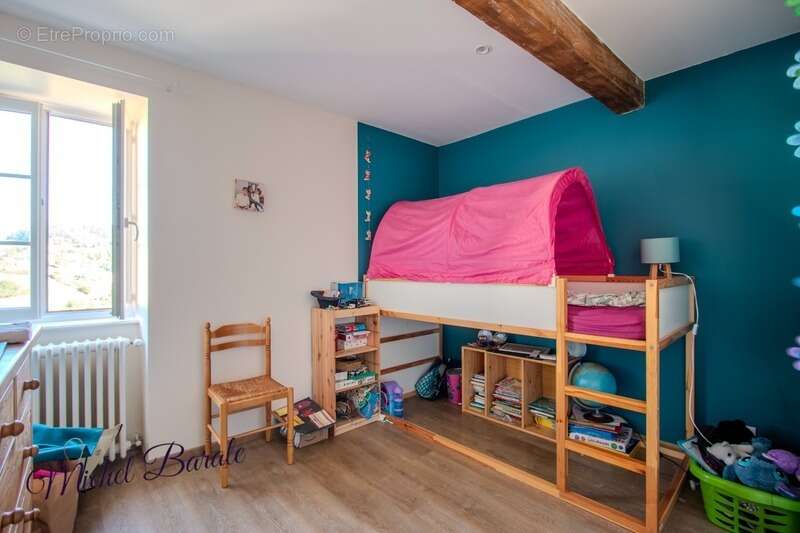 Maison à MONTROMANT