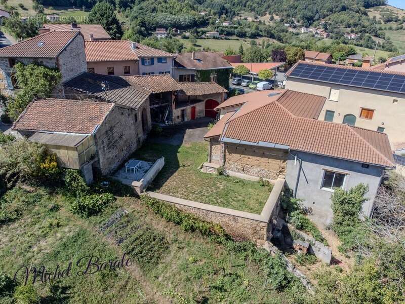 Maison à MONTROMANT