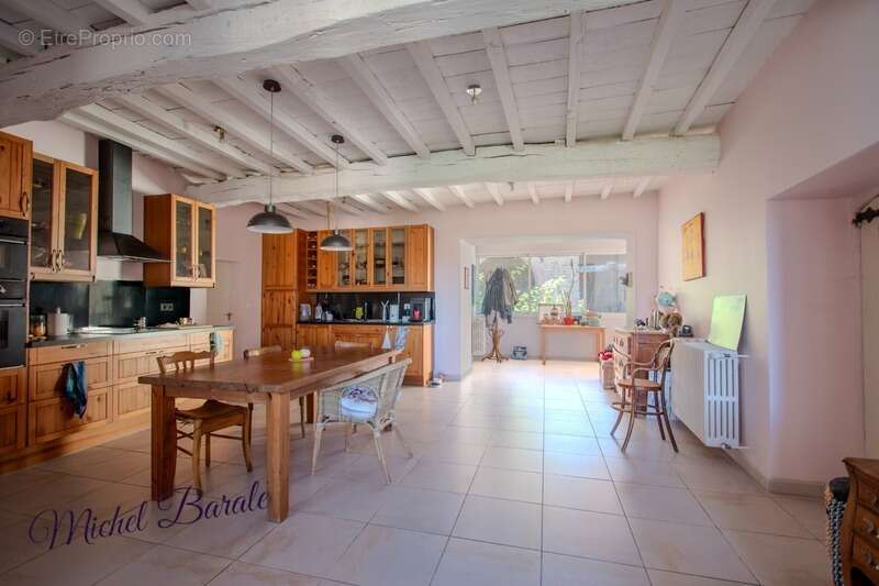 Maison à MONTROMANT