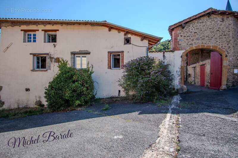 Maison à MONTROMANT