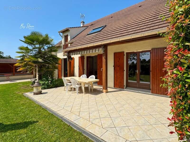 Maison à BUSSY-SAINT-GEORGES