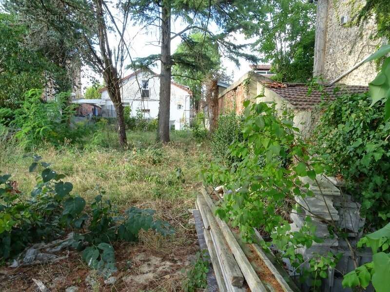 Terrain à VILLECRESNES