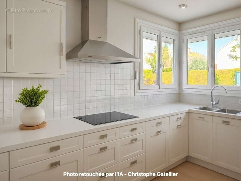 Maison à VOISINS-LE-BRETONNEUX