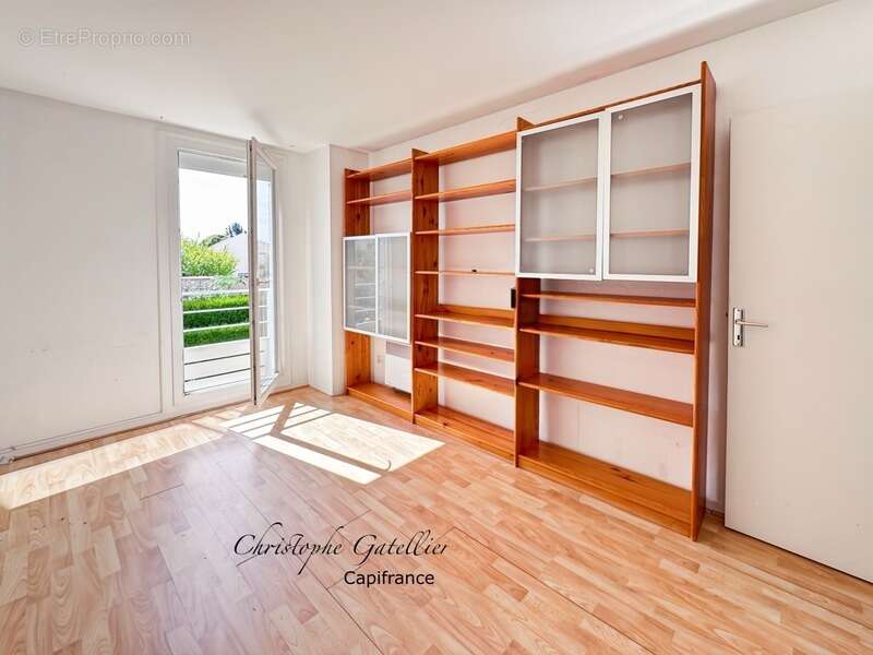 Maison à VOISINS-LE-BRETONNEUX