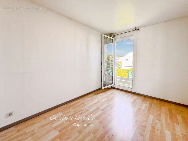 Maison à VOISINS-LE-BRETONNEUX