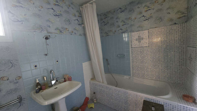 Maison à SAINT-JULIEN-LABROUSSE