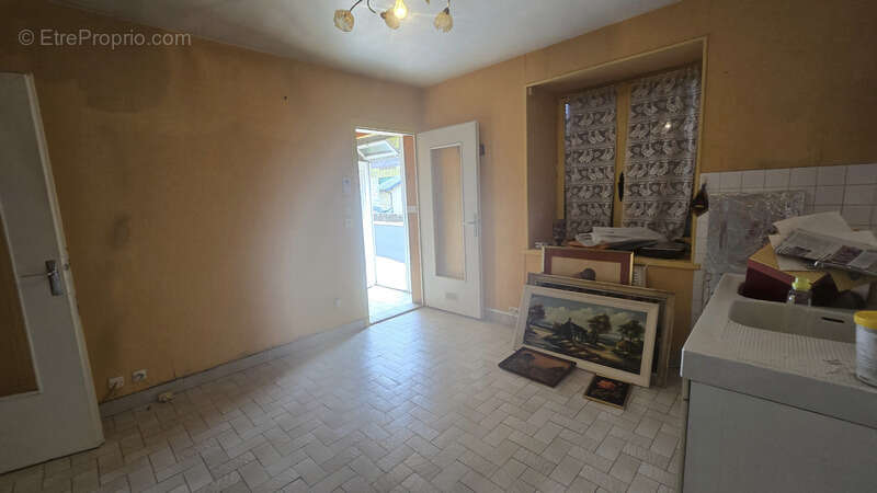 Maison à SAINT-JULIEN-LABROUSSE