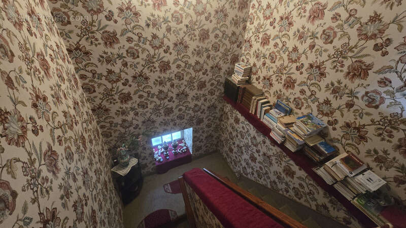 Maison à SAINT-JULIEN-LABROUSSE