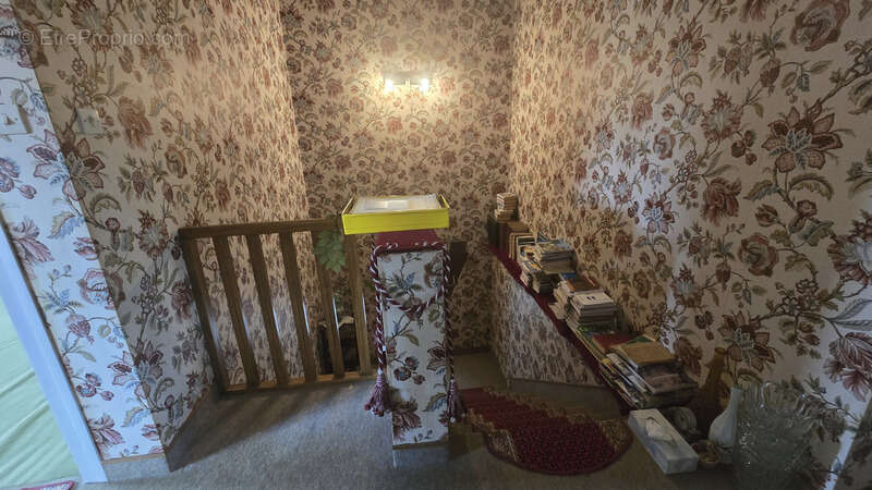 Maison à SAINT-JULIEN-LABROUSSE