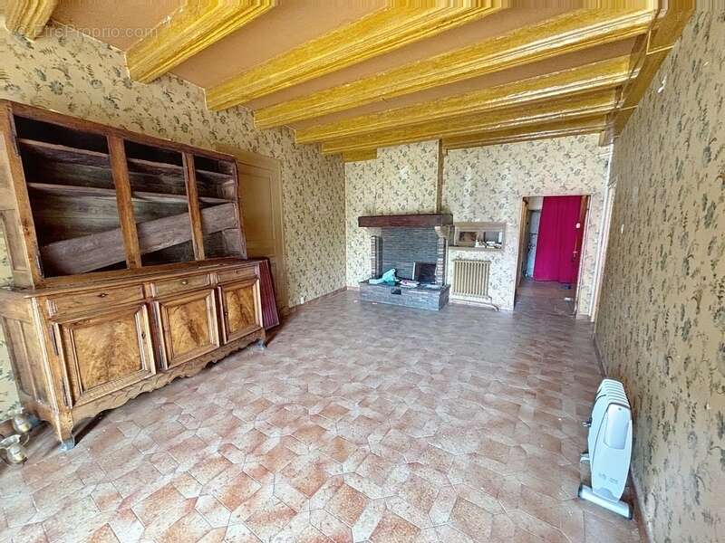 Commerce à SAINT-MARCEL-BEL-ACCUEIL