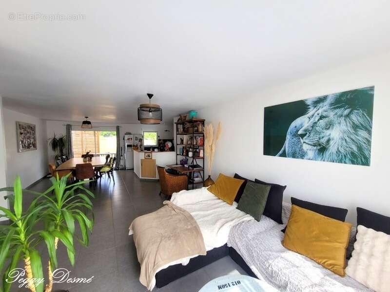 Maison à MONCOUTANT