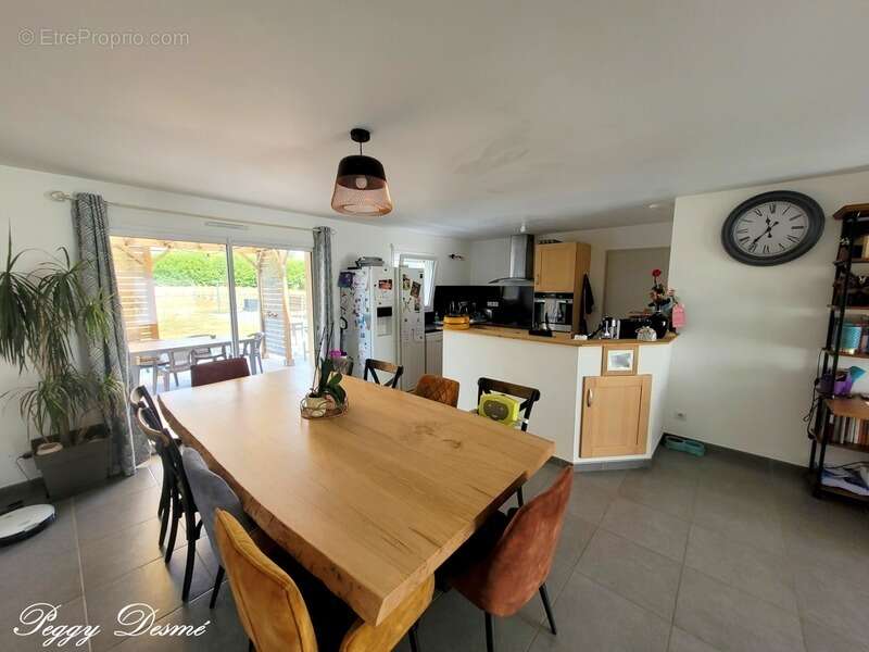 Maison à MONCOUTANT