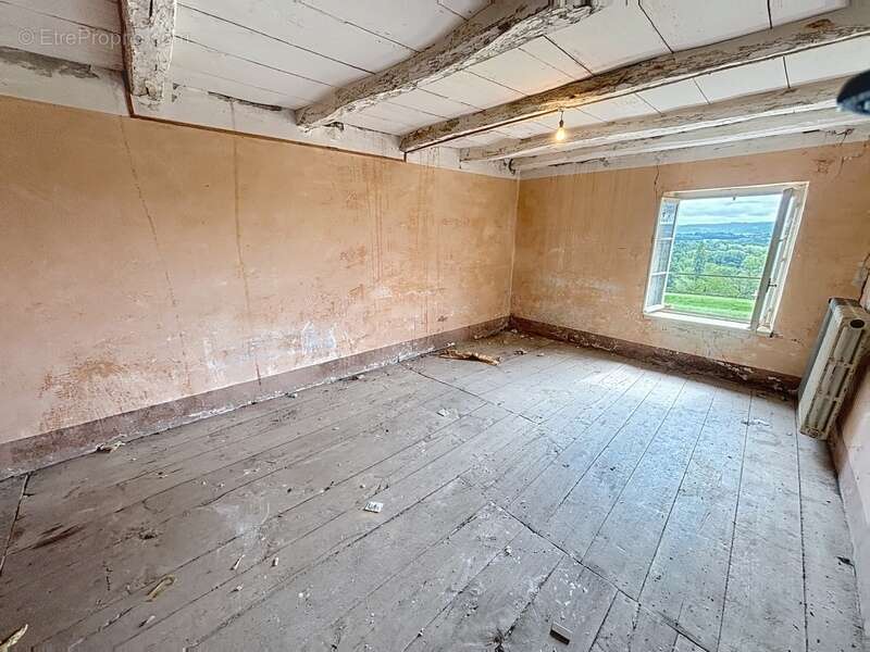 Appartement à SAINT-MARCEL-BEL-ACCUEIL