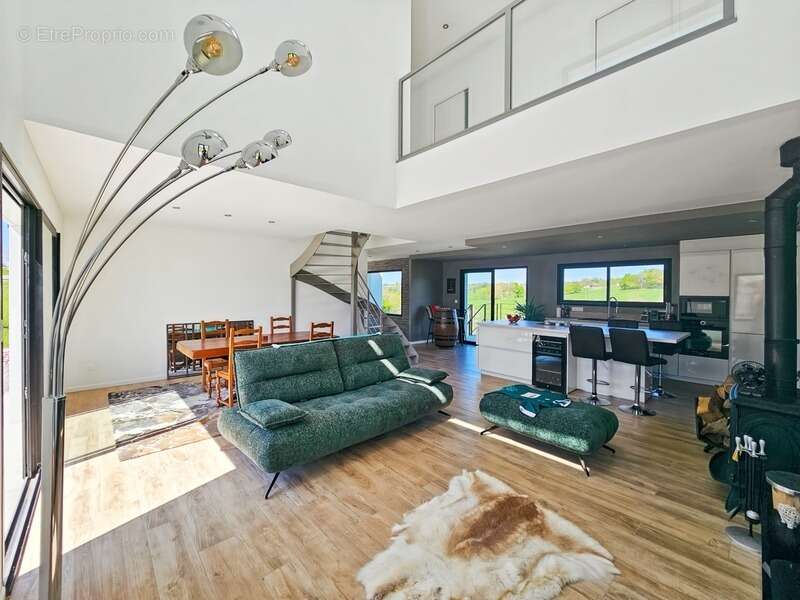 Maison à SERRES-CASTET