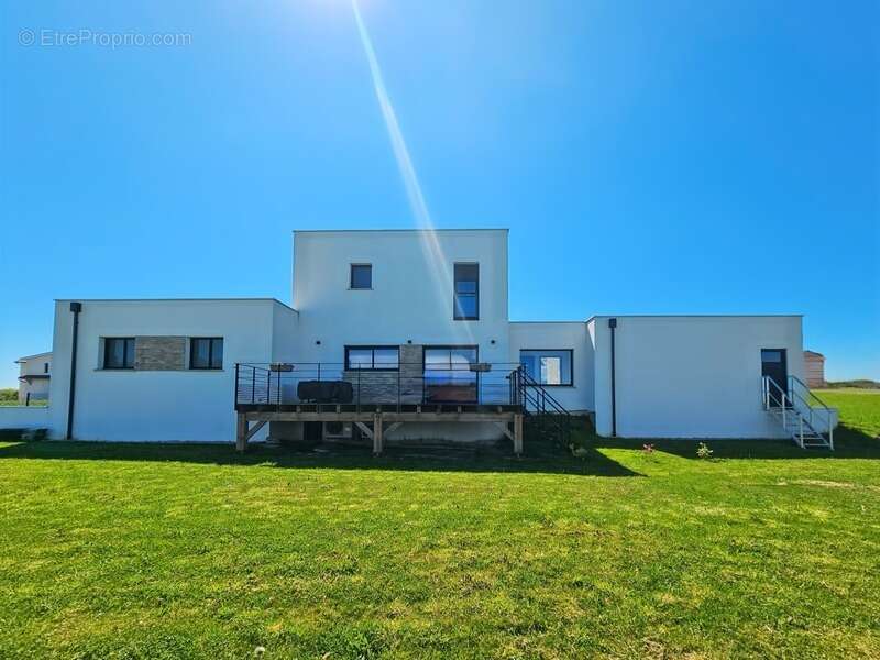 Maison à SERRES-CASTET