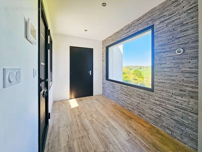 Maison à SERRES-CASTET